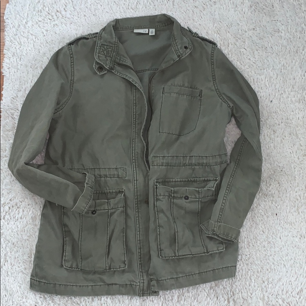 BP. army green parka